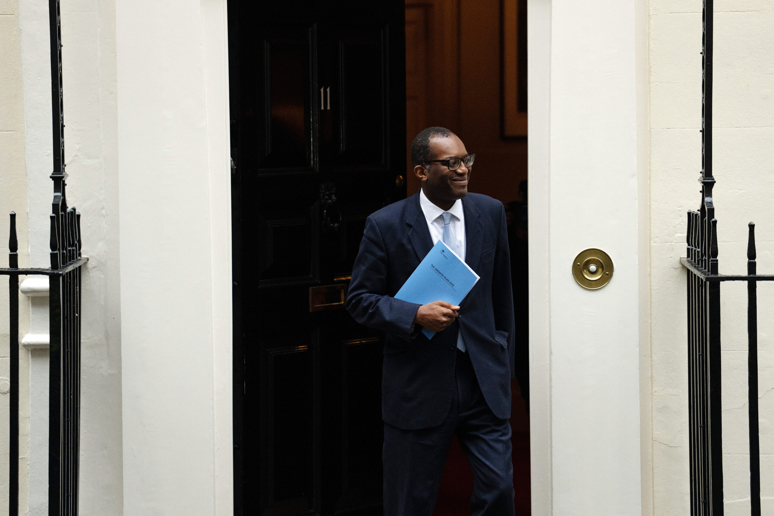 MiniBudget Kwasi Kwarteng extends EIS beyond 2025 Growth Business